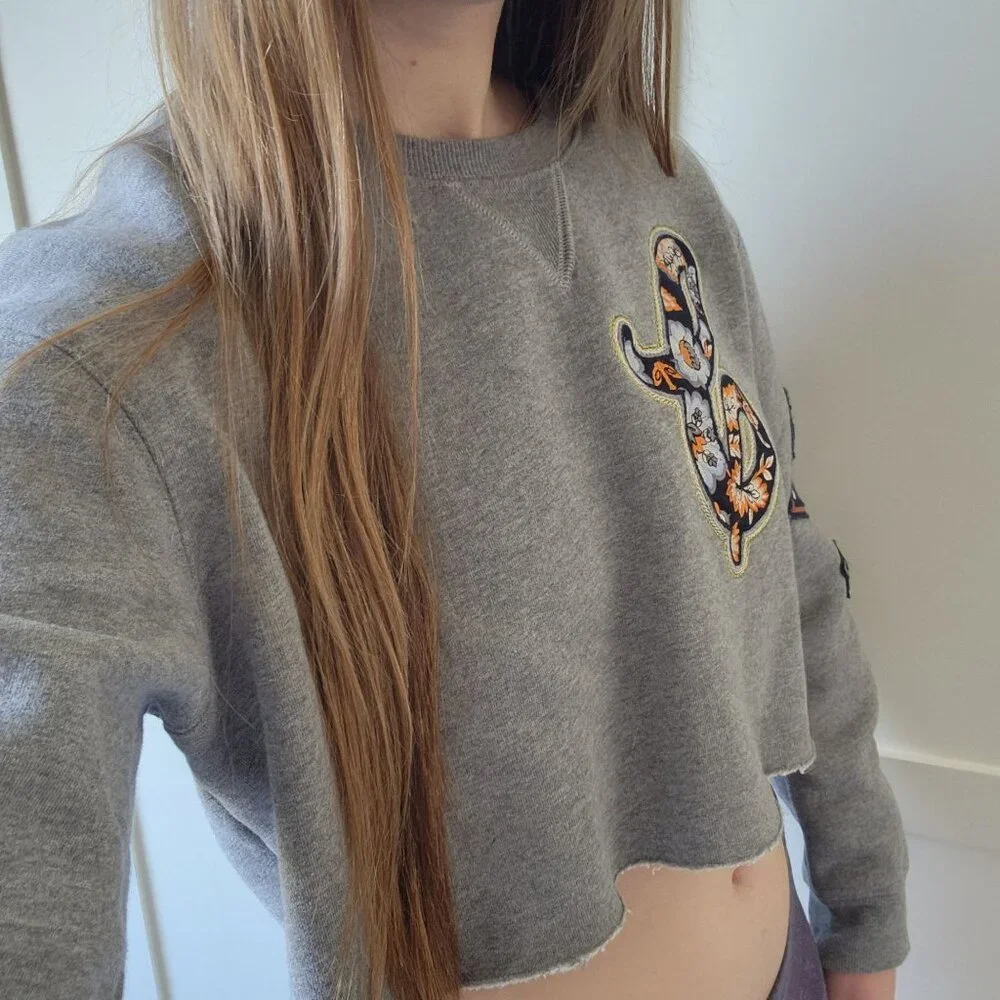 Gray Cropped Sweatshirt New York Floral Patches Upcycled Cute Casual Gym Sporty - Picture 5 of 11